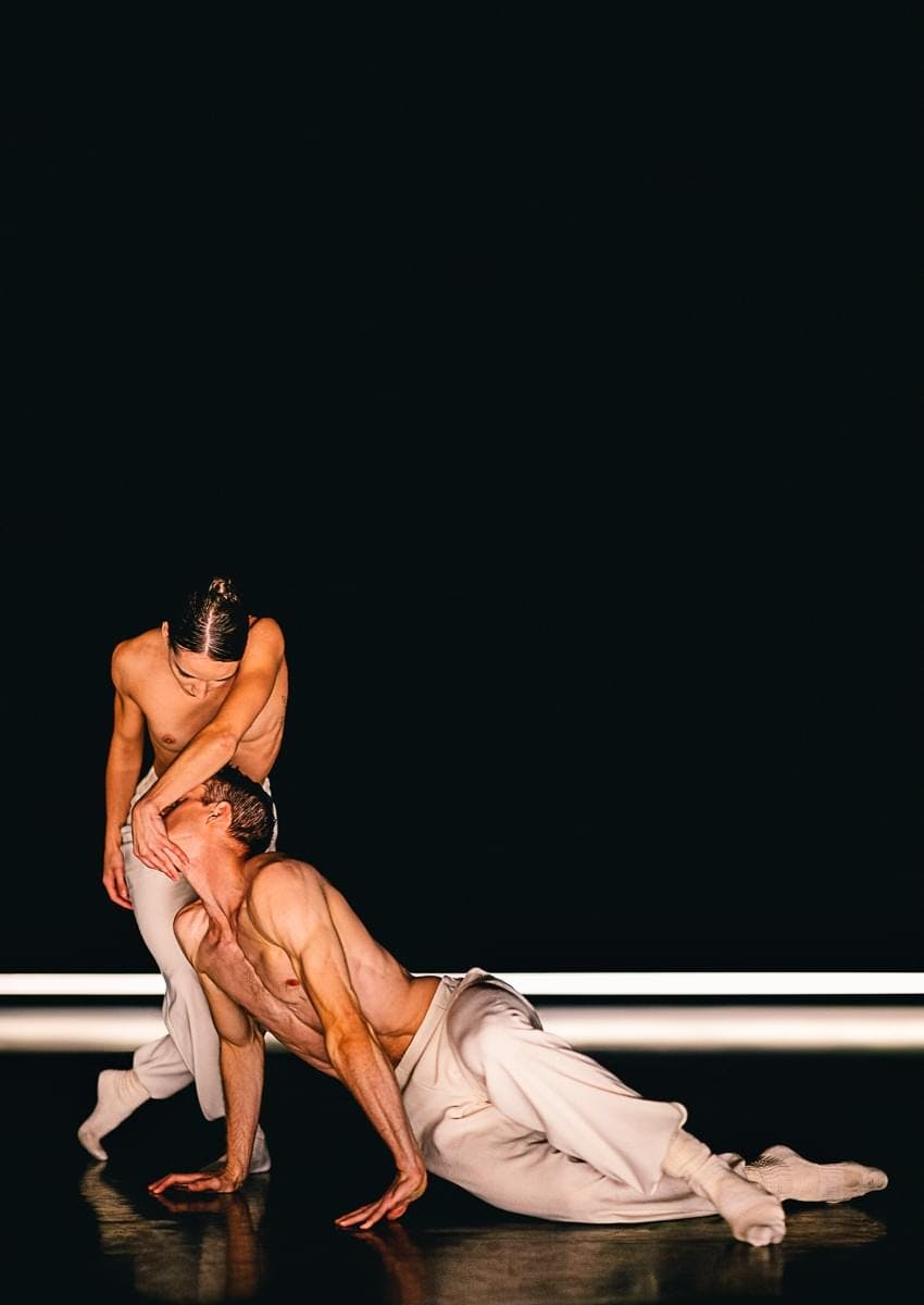 Fotograaf: Rahi Rezvani, Nederlands Dans Theater, Choreograaf: Medhi Walerski, Ballet: Silent tides, Dansers: Chloé Albaret & Scott Fowler