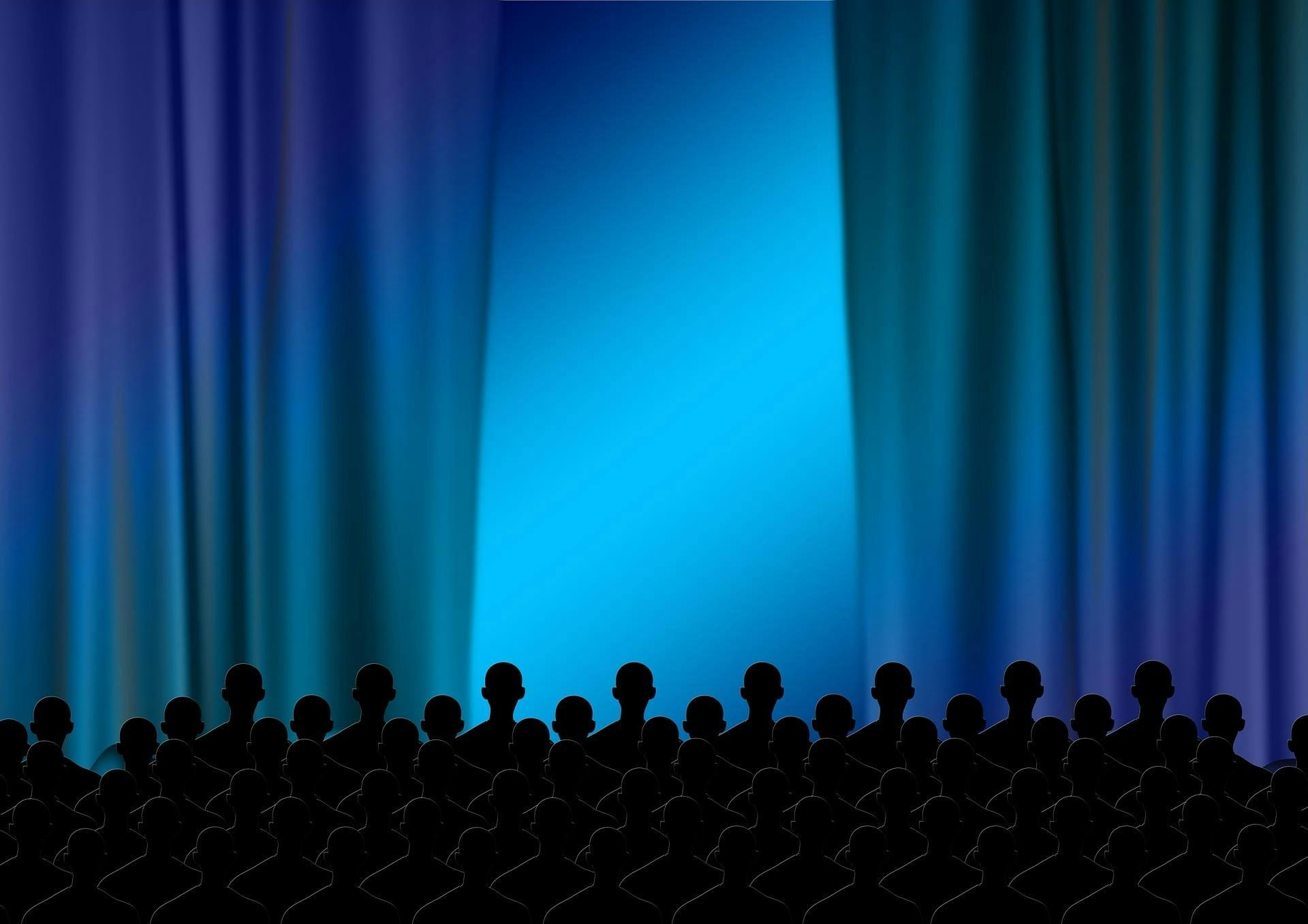 Tekening van publiek voor een podium met blauw licht en blauwe gordijnen