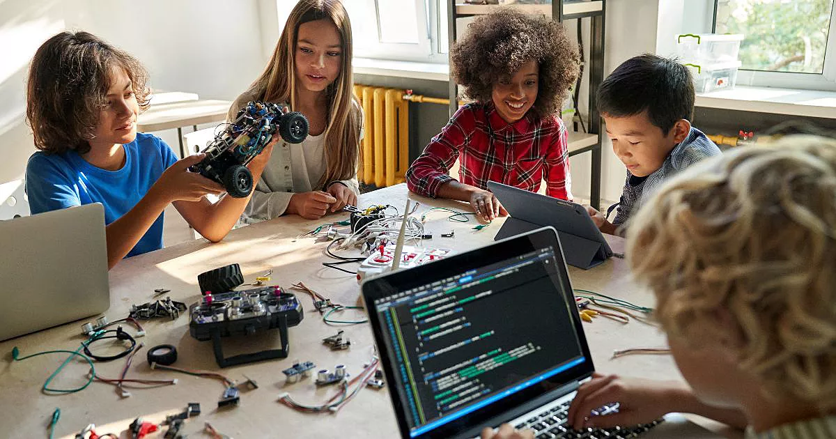 Kinderen tijdens het Makersfestival Tetem