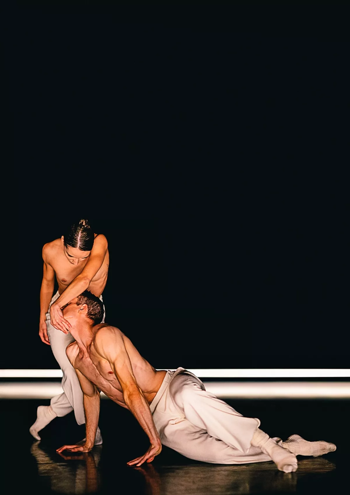 Twee dansers van NDT1