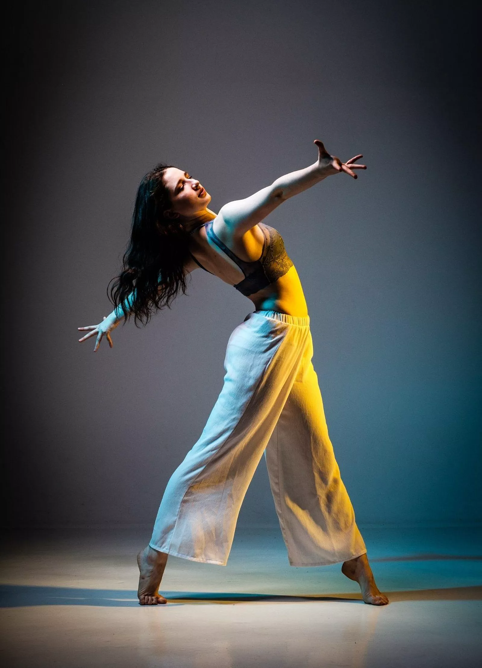 Danser op een vloer.