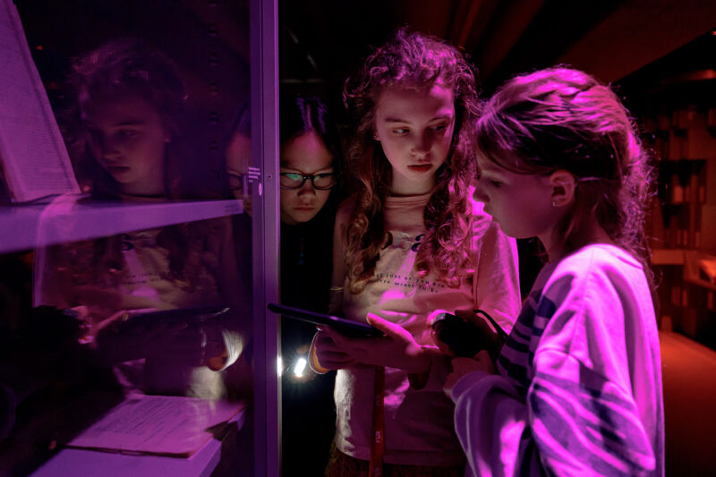 Nationaal Archief Wie ben ik wie was jij Fotograaf Les Adu